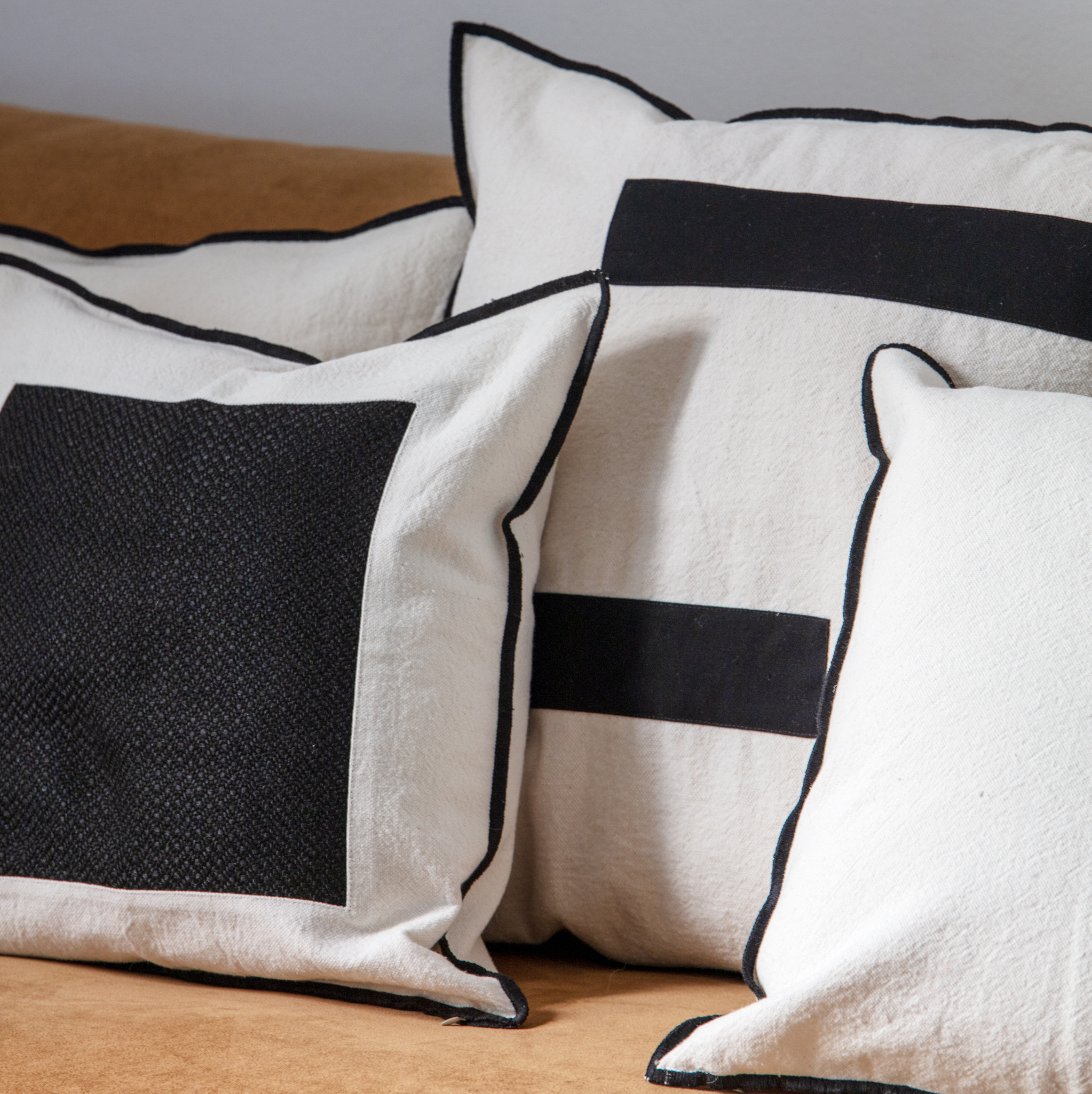 editions vetiver housse de coussin targa kéria noir blanc décoration intérieur maroc artisanat berbère