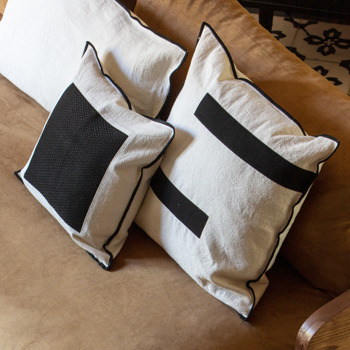 editions vetiver housse de coussin targa kéria coton recyclé noir blanc décoration intérieur maroc artisanat berbère