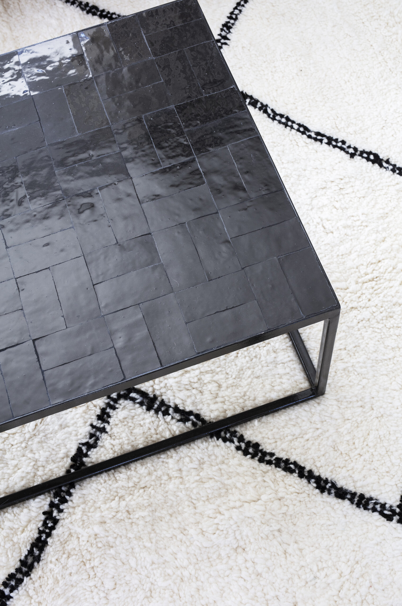 Table Prima finition fer noir