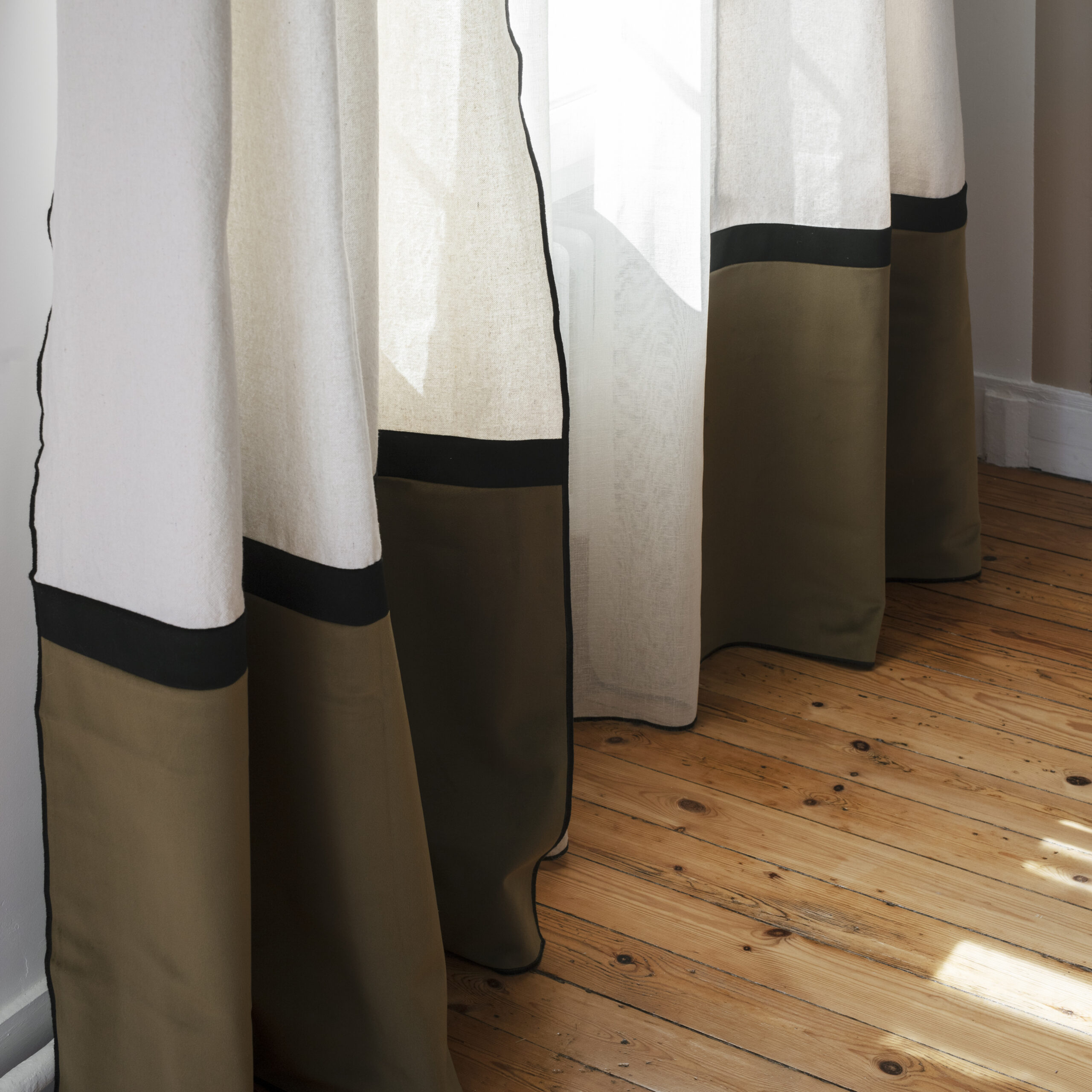 Rideau bolsena vert kaki, coton et velours vert bronze, élégant